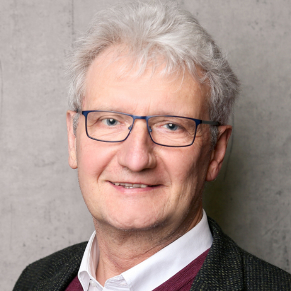 Dr.  Heinz-Josef Skeland